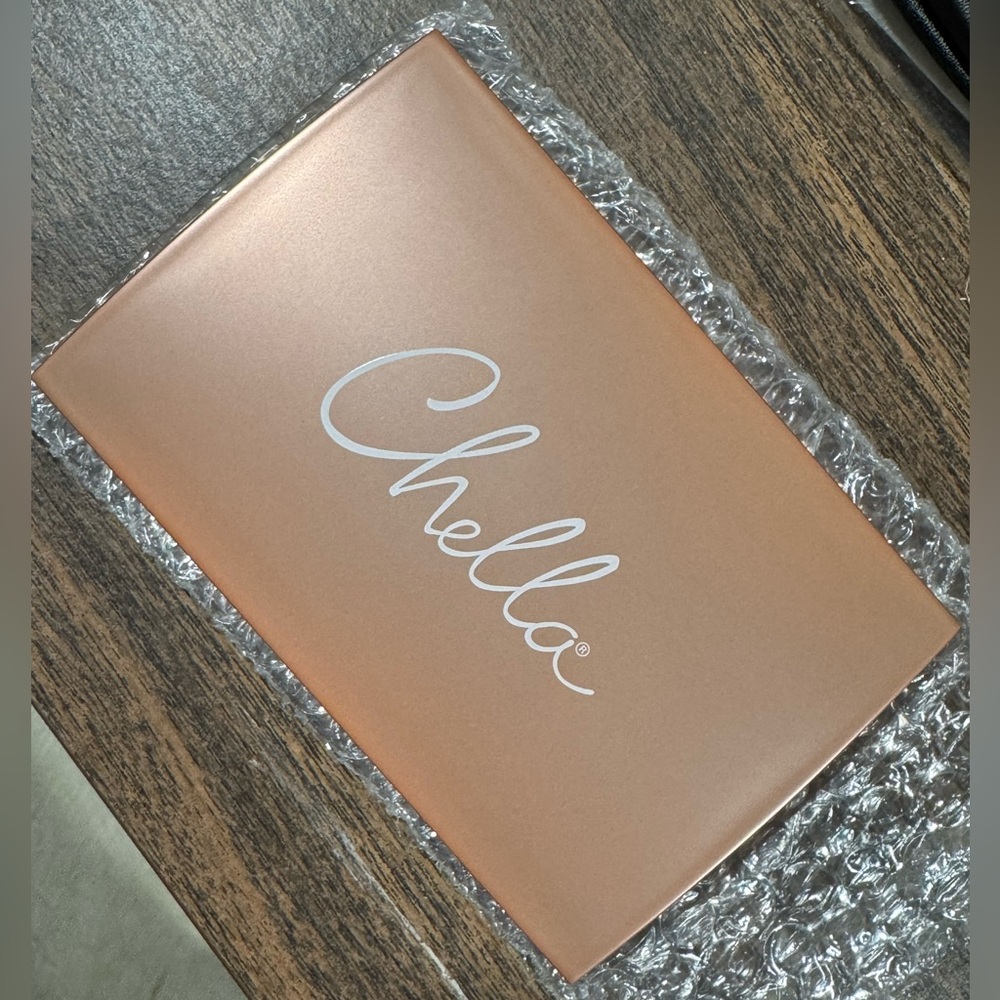 NEW Chella La Vie Neutral Eyeshadow Palette Deluxe - Picture 2 of 9